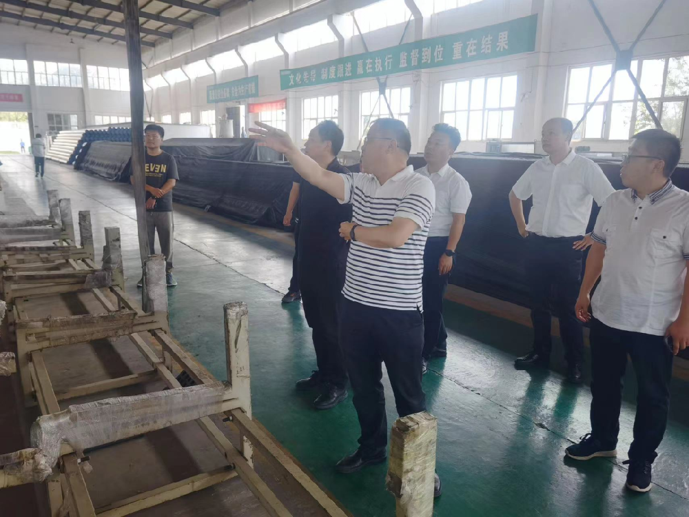 李磊、張瑛帶隊到廣平縣邯鄲市新頤通管業(yè)科技有限公司廠區(qū)督導(dǎo)檢查安全生產(chǎn)和疫情防控工作